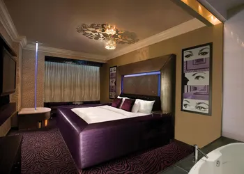 Fantasyland Hotel hotel thumbnail 7