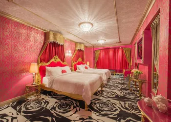 Fantasyland Hotel hotel thumbnail 8