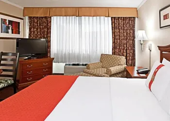 Days Inn by Wyndham Warren hotel thumbnail 6