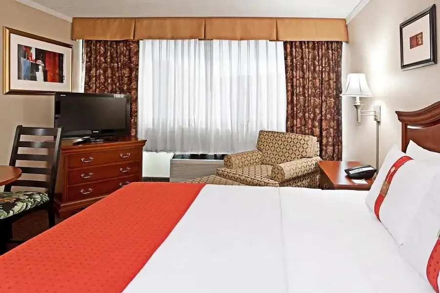 Days Inn by Wyndham Warren hotel detail image 6