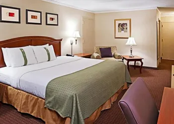 Days Inn by Wyndham Warren hotel thumbnail 7