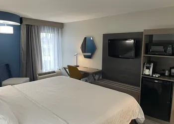 Holiday Inn Express Burlington by IHG hotel thumbnail 6