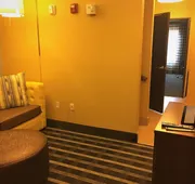 Holiday Inn Express & Suites Perry-National Fairground Area, an IHG Hotel hotel detail image 5