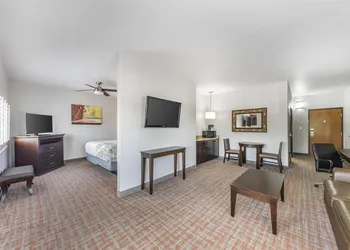 Best Western Plus Fredericksburg hotel thumbnail 6