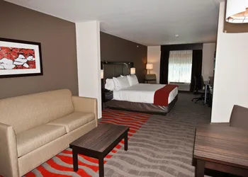 Holiday Inn Express & Suites Columbus - Easton Area by IHG hotel thumbnail 3