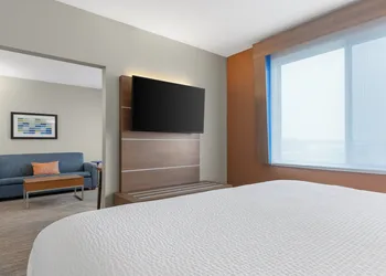 Holiday Inn Express Coralville by IHG hotel thumbnail 4