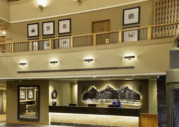 Banff Park Lodge hotel thumbnail 2