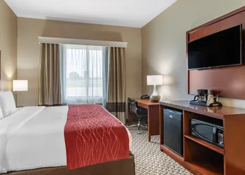 Comfort Inn & Suites Navasota hotel thumbnail 6