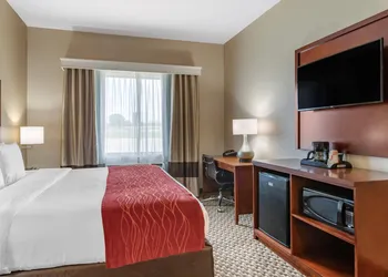 Comfort Inn & Suites Navasota hotel thumbnail 6