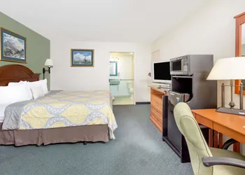 Days Inn by Wyndham Cedar Falls- University Plaza hotel thumbnail 8