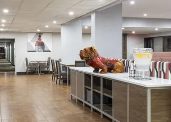 Hampton Inn Athens hotel thumbnail 2