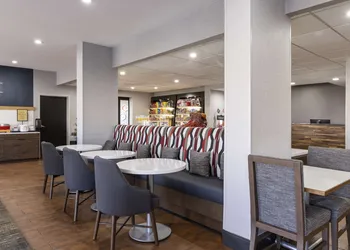 Hampton Inn Athens hotel thumbnail 3