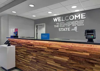 Hampton Inn & Suites Syracuse Dewitt hotel thumbnail 2