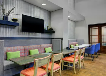 Hampton Inn & Suites Syracuse Dewitt hotel thumbnail 4