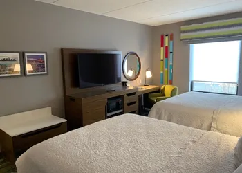 Hampton Inn & Suites Syracuse Dewitt hotel thumbnail 8