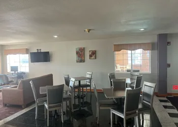 Longhorn Inn and Suites hotel thumbnail 4