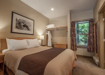 Tigh-Na-Mara Seaside Spa Resort hotel thumbnail 6