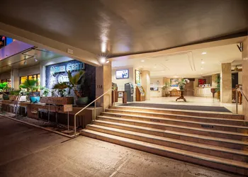 Castle at Waikīkī Grand hotel thumbnail 2