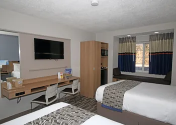 Microtel Inn by Wyndham Greensboro hotel thumbnail 6