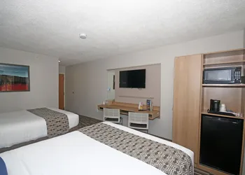 Microtel Inn by Wyndham Greensboro hotel thumbnail 7