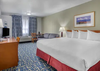 SureStay Plus Hotel by Best Western Lethbridge hotel thumbnail 6