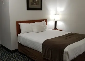 SureStay Plus Hotel by Best Western Lethbridge hotel thumbnail 4