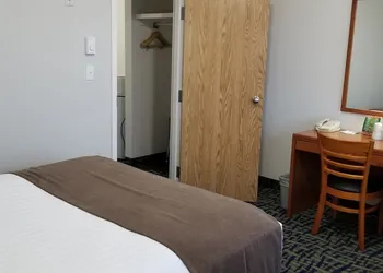 SureStay Plus Hotel by Best Western Lethbridge hotel thumbnail 5