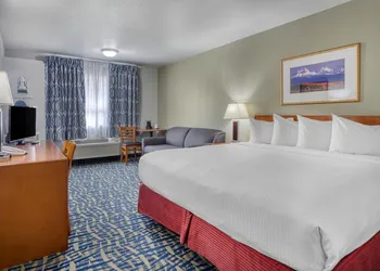 SureStay Plus Hotel by Best Western Lethbridge hotel thumbnail 6