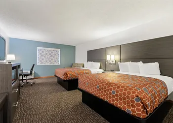 Chicago Club Inn & Suites hotel thumbnail 5