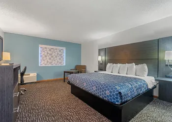 Chicago Club Inn & Suites hotel thumbnail 6