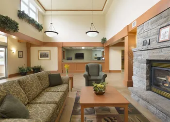 Days Inn by Wyndham Orillia hotel thumbnail 2