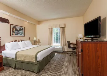 Baymont by Wyndham Columbia Maury hotel thumbnail 4