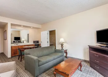 Baymont by Wyndham Columbia Maury hotel thumbnail 6