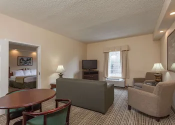 Baymont by Wyndham Columbia Maury hotel thumbnail 7