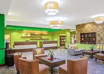 La Quinta Inn & Suites by Wyndham Elk City hotel thumbnail 2