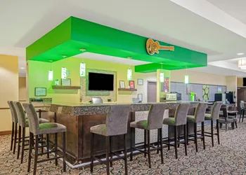 La Quinta Inn & Suites by Wyndham Elk City hotel thumbnail 3