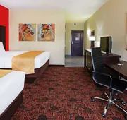 La Quinta Inn & Suites by Wyndham Elk City hotel detail image 4