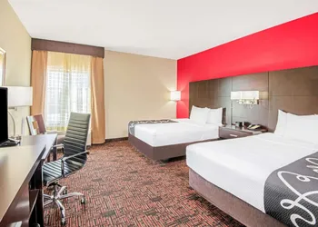 La Quinta Inn & Suites by Wyndham Elk City hotel thumbnail 6