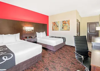 La Quinta Inn & Suites by Wyndham Elk City hotel thumbnail 7