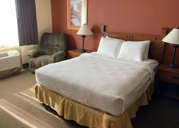 Crossroads Hotel and Event Center hotel thumbnail 7