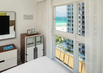 Royal Palm South Beach Miami, a Tribute Portfolio Resort hotel thumbnail 7