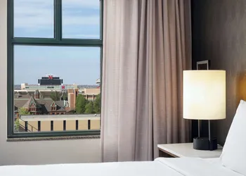 Embassy Suites Lincoln hotel thumbnail 6
