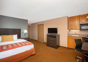 AmericInn by Wyndham Coralville hotel thumbnail 7