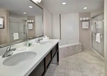 Holiday Inn Conference Center Edmonton South by IHG hotel thumbnail 6