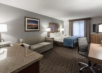 Holiday Inn Express & Suites Carpinteria by IHG hotel thumbnail 2
