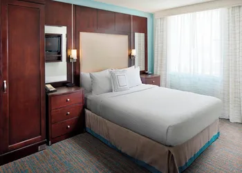 Residence Inn by Marriott San Diego Downtown/Gaslamp Quarter hotel thumbnail 4