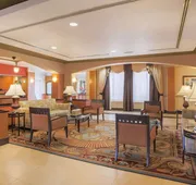 La Quinta Inn & Suites by Wyndham Islip - MacArthur Airport hotel detail image 3