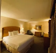 La Quinta Inn & Suites by Wyndham Islip - MacArthur Airport hotel detail image 5