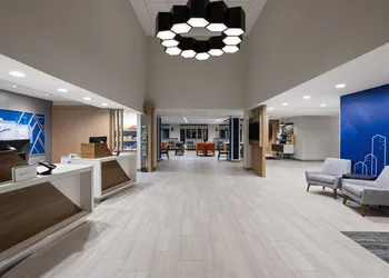 Holiday Inn Express Hotel & Suites Brattleboro by IHG hotel thumbnail 2
