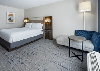 Holiday Inn Express Hotel & Suites Brattleboro by IHG hotel thumbnail 5